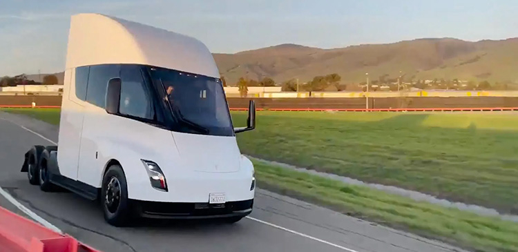 Старт производства Tesla Semi и новый электрический кроссовер Lexus. Главное из мира авто